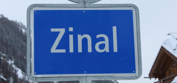 Zinal town sign